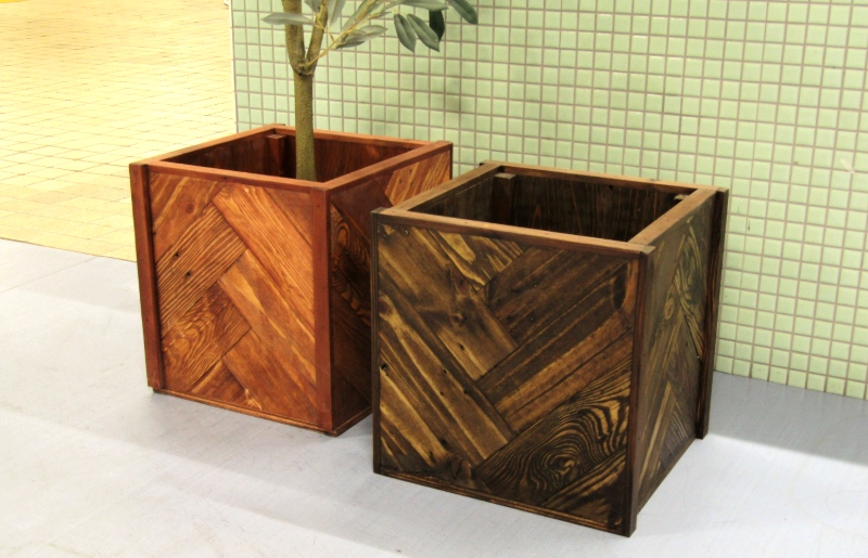 099h421 手作り木製 ヘリンボーン柄の鉢カバー 鉢ポット 8号用 ふるラボ 地域とあなたを元気にするふるさと納税