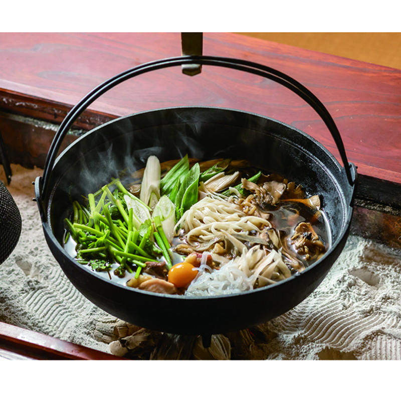 鍋セット 4人前 白神地鶏 稲庭うどん 寄せ鍋 セット 野菜付き 平飼い 地鶏 鶏鍋 白神特選　シャディハッピー