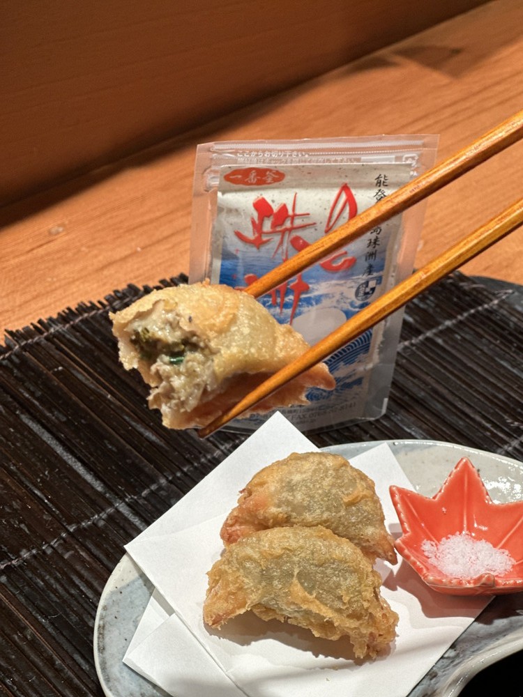 哲の手作り牡蠣餃子（8個入）×2箱 冷凍