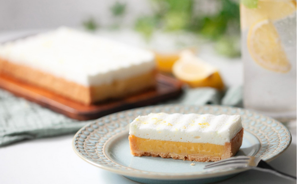 自家製 タルト・オ・シトロン・ムランゲ (4号相当)冷凍 Tarte au citron et meringue à la crème chantilly｜ア・ターブル！