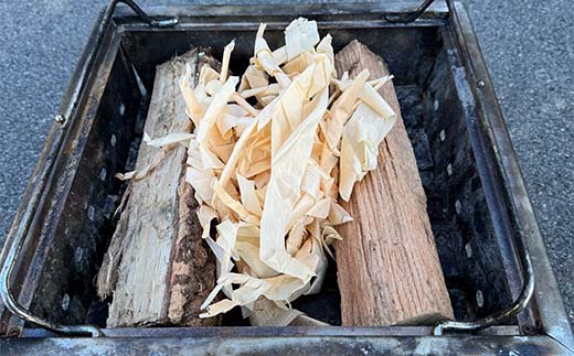 焚火セット 広葉樹 10kg 伊藤林業 薪 まき 針葉樹 焚き付け 簡単 着火 手軽 アウトドア キャンプ キャンプファイヤー 初心者 ビギナー 玄人 中津川産 F4N-1856