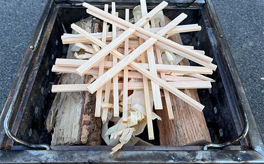 焚火セット 広葉樹 10kg 伊藤林業 薪 まき 針葉樹 焚き付け 簡単 着火 手軽 アウトドア キャンプ キャンプファイヤー 初心者 ビギナー 玄人 中津川産 F4N-1856