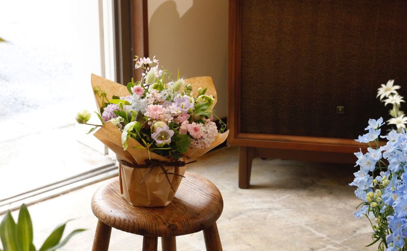 季節のフラワーアレンジメント 花 植物