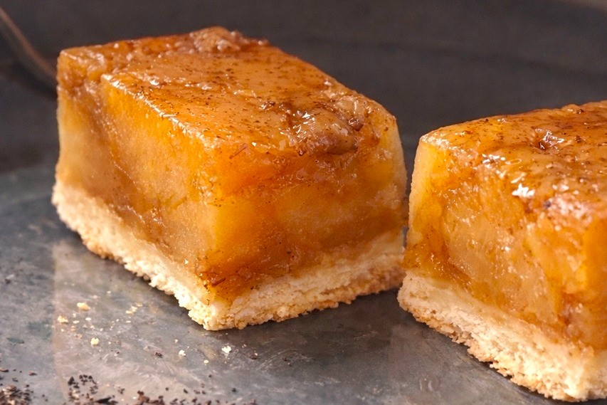 りんご専門店のタルト・タタン プレーン＆紅茶 食べ比べ 8Pセット | 焼き菓子 スイーツ 洋菓子 完熟 りんご 果肉 個包装 焼菓子 手土産 デザート 幸田町 napple ナップル お取り寄せ 愛知県 幸田町