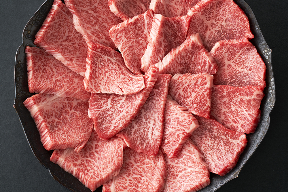 【寛閑観】近江牛　極上『赤身』焼肉用（ランプ・イチボ） 300g【冷蔵】　【FR12W】（国産牛　和牛　ブランド牛　ブランド和牛　黒毛和牛　牛肉　肉　高級　人気　おすすめ　神戸牛　松阪牛 に並ぶ 日本三大和牛 近江牛）
