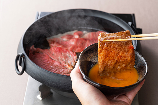 【カネ吉山本】近江牛【琵琶】すき焼き2種・焼肉6種盛り合わせ2段重【Y161W1】（国産牛　和牛　ブランド牛　ブランド和牛　黒毛和牛　牛肉　肉　高級　人気　おすすめ　神戸牛　松阪牛 に並ぶ 日本三大和牛 近江牛）