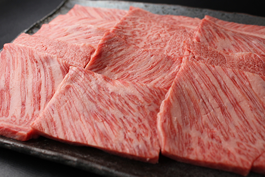 極上近江牛肩ロース焼肉用（800ｇ）【CB26W】（国産牛　和牛　ブランド牛　ブランド和牛　黒毛和牛　牛肉　肉　高級　人気　おすすめ　神戸牛　松阪牛 に並ぶ 日本三大和牛 近江牛）