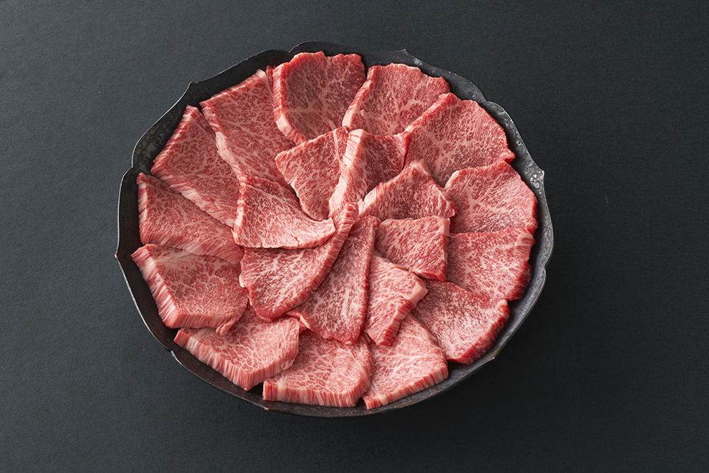 【寛閑観】近江牛　極上『赤身』焼肉用（ランプ・イチボ） 300g【冷蔵】　【FR12W】（国産牛　和牛　ブランド牛　ブランド和牛　黒毛和牛　牛肉　肉　高級　人気　おすすめ　神戸牛　松阪牛 に並ぶ 日本三大和牛 近江牛）
