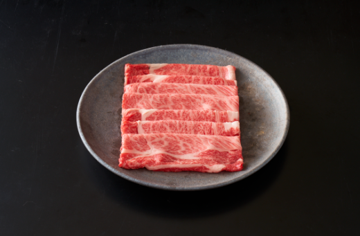 【カネ吉山本】近江牛すきやき用[選]　【500ｇ】【Y083W1】（国産牛　和牛　ブランド牛　ブランド和牛　黒毛和牛　牛肉　肉　高級　人気　おすすめ　神戸牛　松阪牛 に並ぶ 日本三大和牛 近江牛）