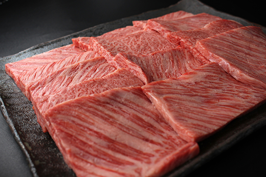 極上近江牛肩ロース焼肉用（800ｇ）【CB26W】（国産牛　和牛　ブランド牛　ブランド和牛　黒毛和牛　牛肉　肉　高級　人気　おすすめ　神戸牛　松阪牛 に並ぶ 日本三大和牛 近江牛）