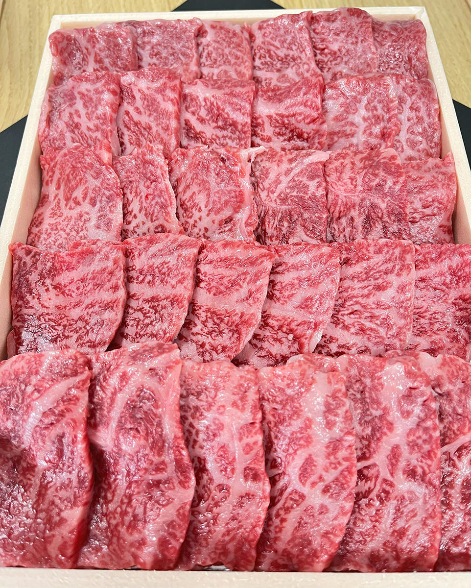 【寛閑観】近江牛　極上『赤身』焼肉用（ランプ・イチボ） 300g【冷蔵】　【FR12W】（国産牛　和牛　ブランド牛　ブランド和牛　黒毛和牛　牛肉　肉　高級　人気　おすすめ　神戸牛　松阪牛 に並ぶ 日本三大和牛 近江牛）