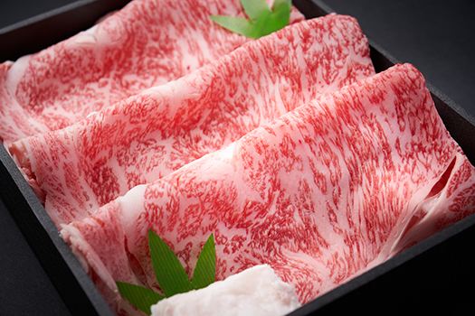 【森村商会】近江牛特選ロースすき焼 800g【冷凍】【L007W】（国産牛　和牛　ブランド牛　ブランド和牛　黒毛和牛　牛肉　肉　高級　人気　おすすめ　神戸牛　松阪牛 に並ぶ 日本三大和牛 近江牛）