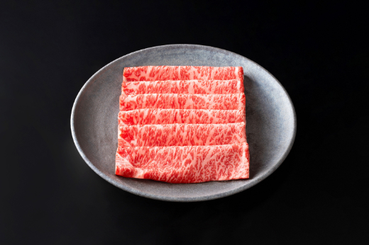 【4等級以上】【カネ吉山本】近江牛［特］すきやき用サーロイン【500ｇ】【Y075W1】（国産牛　和牛　ブランド牛　ブランド和牛　黒毛和牛　牛肉　肉　高級　人気　おすすめ　神戸牛　松阪牛 に並ぶ 日本三大和牛 近江牛）