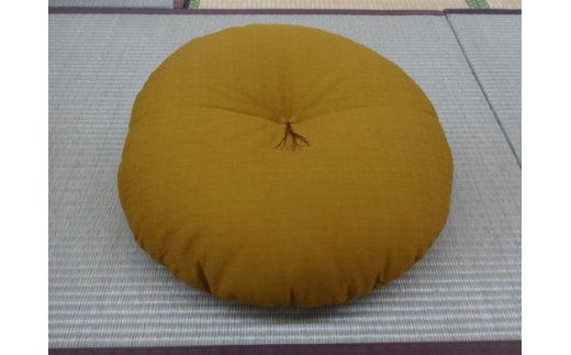  和室にも洋室にもピッタリ合う、本仕立の「もめん綿入り丸座」【CW47W1】（滋賀県　近江八幡市）
