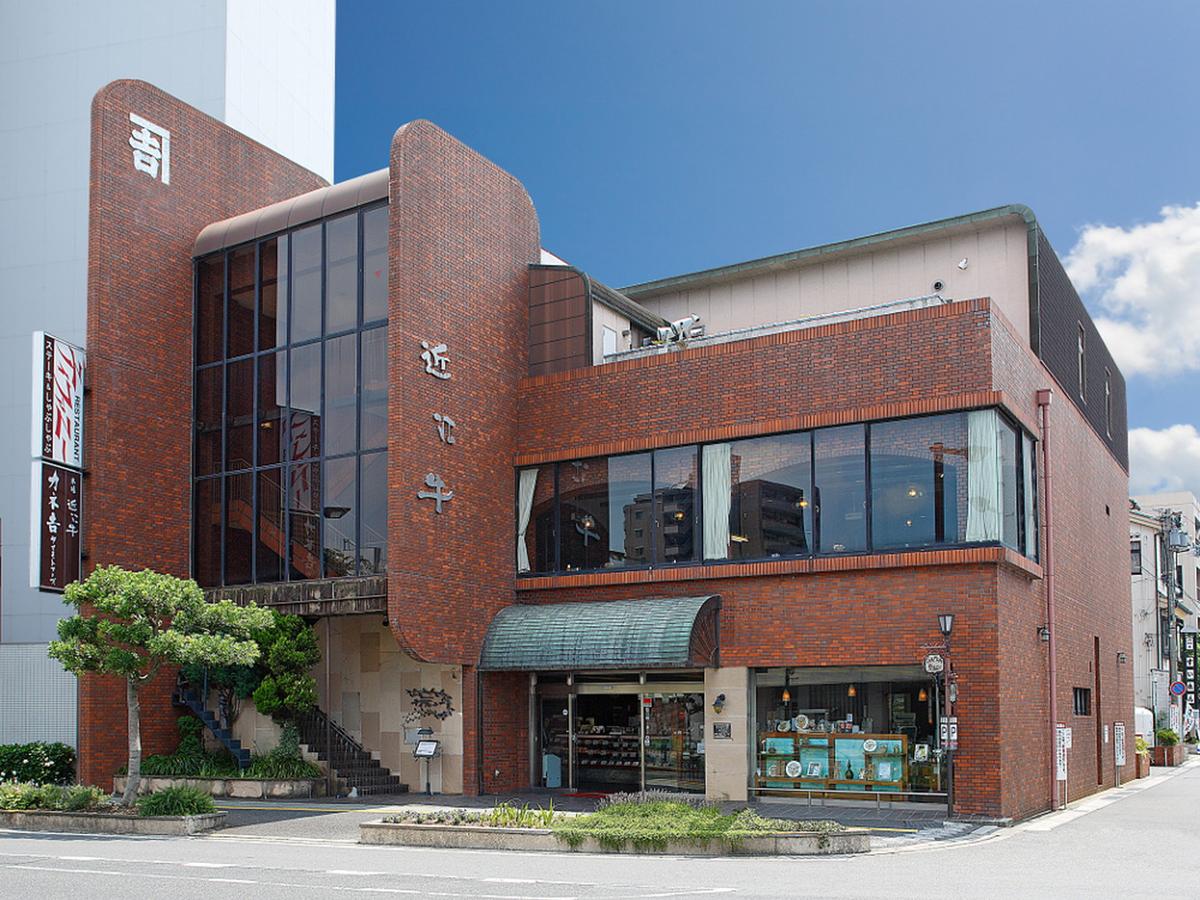 【4等級以上】【カネ吉山本】近江牛［極］すきやき用サーロイン【500ｇ】【Y076W】（国産牛　和牛　ブランド牛　ブランド和牛　黒毛和牛　牛肉　肉　高級　人気　おすすめ　神戸牛　松阪牛 に並ぶ 日本三大和牛 近江牛）