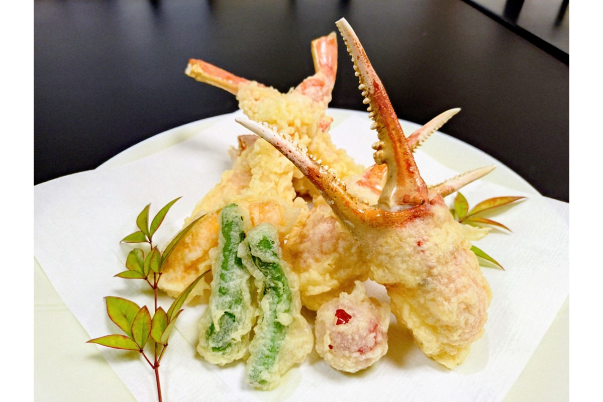 ボリューム満点！プロの目利きが選んだズワイガニ超特大サイズ５Ｌポーション／北畿水産 海産物 甲殻類 かに ずわいがに 海の幸 海鮮 冷凍 殻なし 殻むき ふるさと納税 蟹 ふるさと納税 カニ ポーション 特大 送料無料