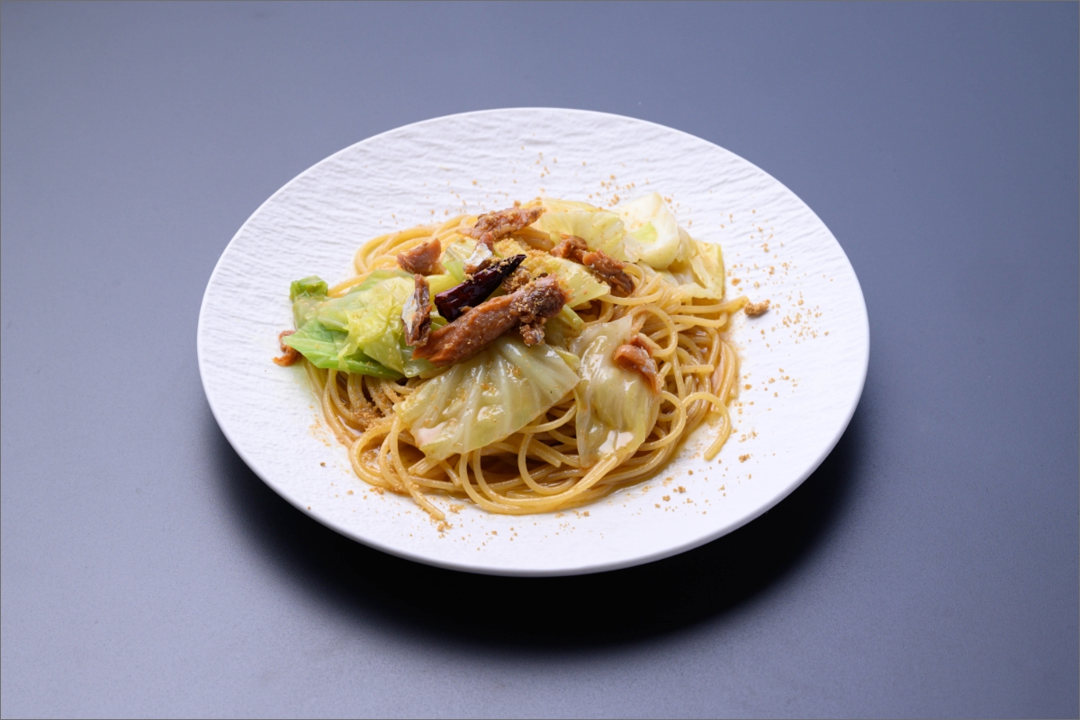 「カニ屋が作る 海のパスタ」 海香るズワイガニたっぷりのジンジャーオイルパスタ 、のど黒へしこ ペペロンチーノ、シビマグロ 山椒トマトソース、ガサ海老 クリームソース、シビマグロ 和風ペペロンチーノ 各1皿づつ 計5皿セット