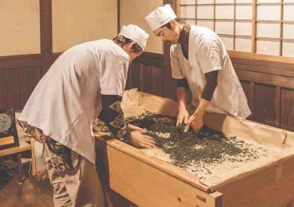 新春手もみ茶奉納