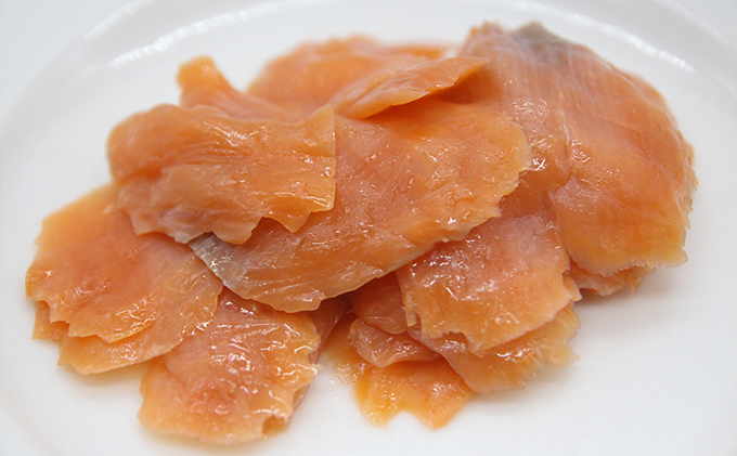 讃岐の極上スモークサーモン切落し　600g 魚貝類 加工食品 美味しい脂 濃い旨味 ノルウェー産 アトランティックサーモン 