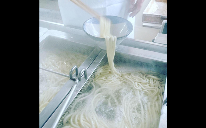 ≪さぬきの夢GP最高賞受賞≫ 本場 讃岐うどん 半生 大容量30人前（3玉入り×10袋） 食糧庁 長官賞 吉本製麺所のこだわりうどん モチモチ 無添加 子供にも最適 麺類 国産 香川県産 小麦製品 手作り 麺 老舗 ギフト 