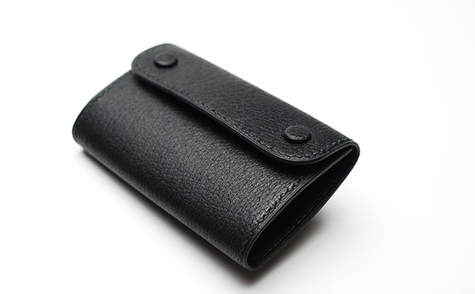 キーケース 鍵入れ キーホルダー 国産 猪革 手縫い 黒 ブラック 本革 レザー GOMYO LEATHER いのしし イノシシ 猪 革製品 革小物 猪皮 なめし革 五名 里山 誕生日 縦6.3cm 横10.3cm 厚さ2.9cm 財布 二つ折り 二つ折り財布 革財布 香川県 東かがわ市