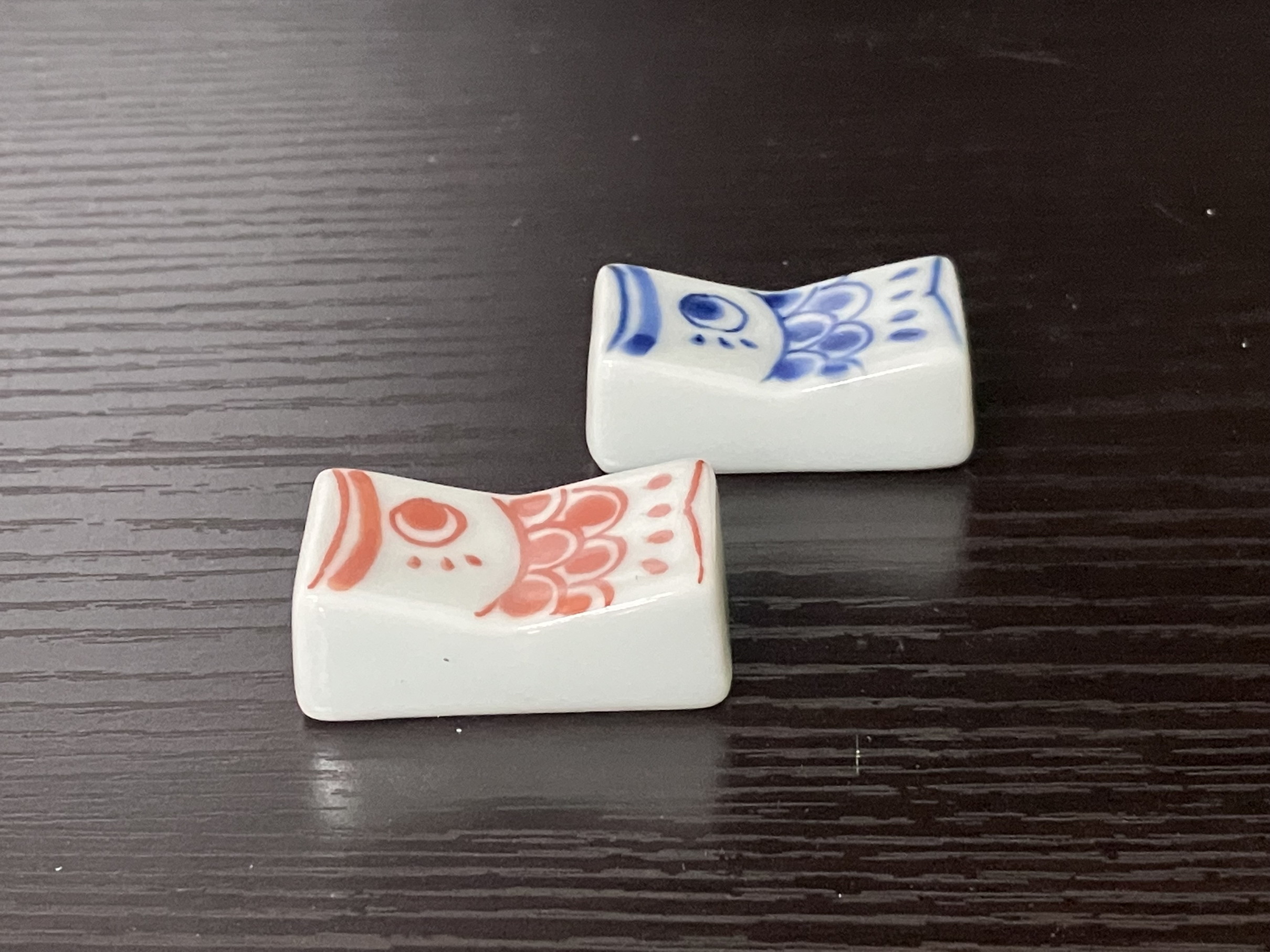 伊万里焼 鯉のぼり（マゴイ・ヒゴイ）小付・箸置セット 165-H556